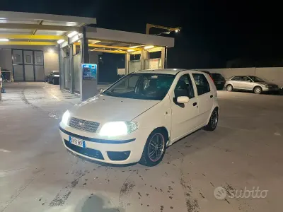 Usata Fiat Punto 69 CV (50 kW) 2009 Bianco Utilitaria