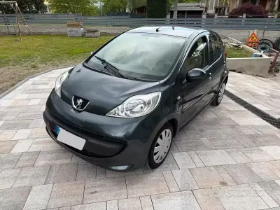 Gebraucht Peugeot 107 68 PS (50 kW) 2007 Kleinwagen