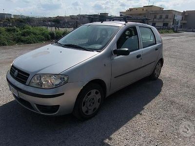 Usata Fiat Punto 60 CV (44 kW) 2005 Grigio Utilitaria