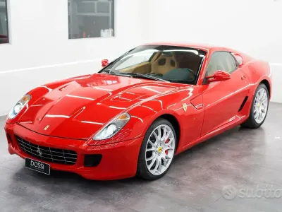 Begagnad Ferrari 599 620 HK (456 kW) 2006 Röd Sportkupé