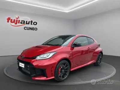 Nuova Toyota Yaris Aero 280 CV (205 kW) 2026 Rosso Utilitaria
