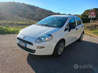 Usata Fiat Punto Street 95 CV (69 kW) 2017 Bianco Utilitaria