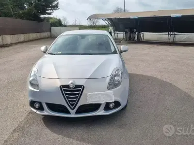 Usata Alfa Romeo Giulietta 82 CV (60 kW) 2016 Grigio Utilitaria