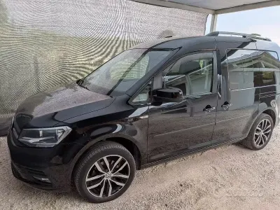 Usata VW Caddy 102 CV (75 kW) 2020 Nero Monovolume