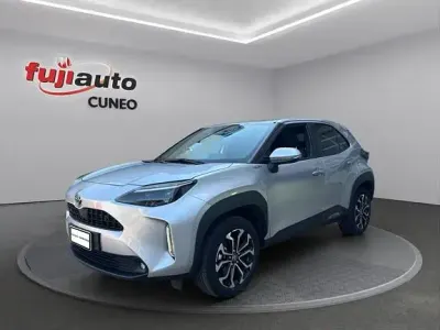 Usata Toyota Yaris Cross Trend 116 CV (85 kW) 2022 Grigio SUV