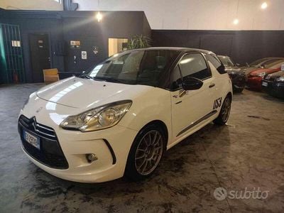 Usata DS Automobiles DS3 So Chic 68 CV (50 kW) 2015 Bianco Coupé