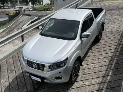 Usata Nissan Navara N-Connecta 163 CV (119 kW) 2020 Argento Pick-up