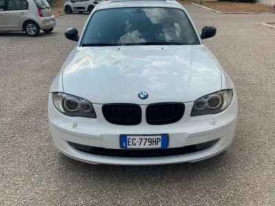 Usata BMW 116 116 CV (85 kW) 2010 Bianco Utilitaria