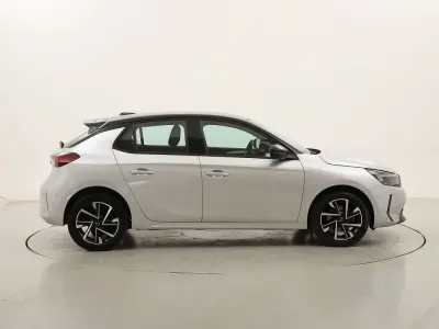 Usata Opel Corsa 101 CV (74 kW) 2025 Argentoargento Utilitaria