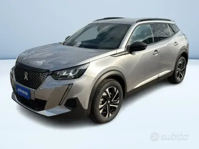 Usata Peugeot 2008 Allure 130 CV (95 kW) 2023 Grigio metallizzato SUV