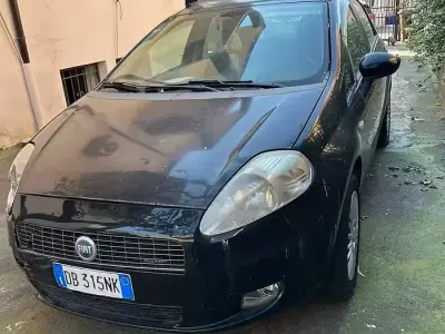 Usata Fiat Grande Punto 75 CV (55 kW) 2006 Nero Utilitaria