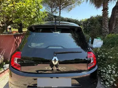 Usata Renault Twingo Signature 65 CV (47 kW) 2021 Nero Utilitaria