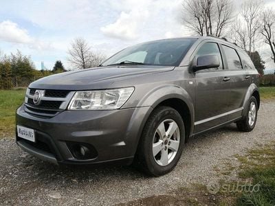 Usata Fiat Freemont Lounge 140 CV (102 kW) 2011 Grigio SUV