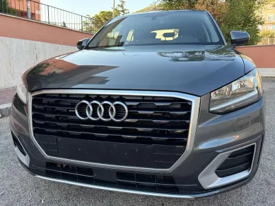 Usata Audi Q2 Design 116 CV (85 kW) 2017 Grigio SUV