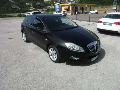 Usata Lancia Delta 120 CV (88 kW) 2011 Nero Utilitaria