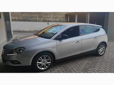 Usata Lancia Delta 120 CV (88 kW) 2011 Grigio Utilitaria