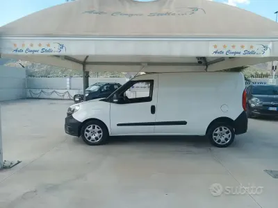 Usata Fiat Doblò 120 CV (88 kW) 2017 Bianco Monovolume