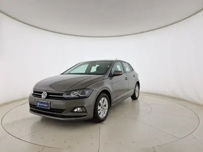Usata VW Polo Comfortline 80 CV (58 kW) 2019 Limestone grey metallizzato Utilitaria
