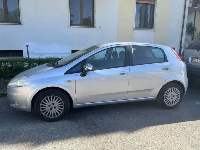 Usata Fiat Grande Punto Active 75 CV (55 kW) 2006 Grigio Utilitaria