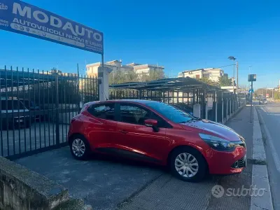 Usata Renault Clio IV 75 CV (55 kW) 2014 Rosso Berlina