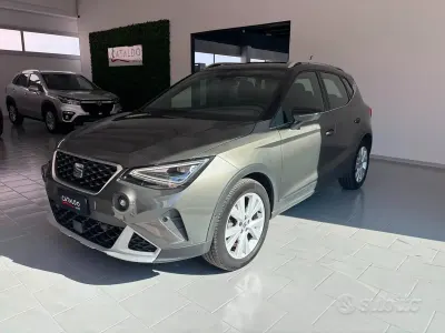 Usata Seat Arona Xperience 95 CV (69 kW) 2023 Grigio SUV