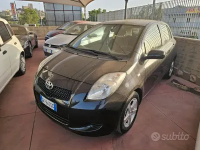 Usata Toyota Yaris Sol 100 CV (73 kW) 2009 Nero Utilitaria