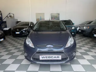 Usata Ford Fiesta Business Edition 69 CV (50 kW) 2012 Grigio Berlina