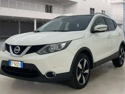 Usata Nissan Qashqai Tekna 110 CV (80 kW) 2015 Bianco SUV