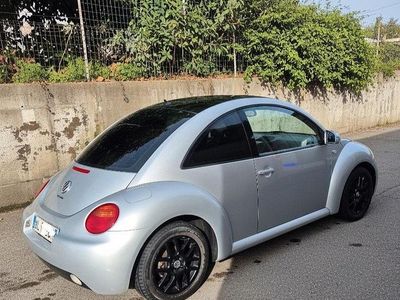 Usata VW New Beetle 90 CV (66 kW) 2000 Grigio Utilitaria