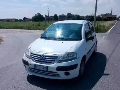 Usata Citroën C3 68 CV (50 kW) 2005 Bianco Berlina