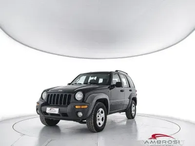Usata Jeep Cherokee Sport 143 CV (105 kW) 2004 Nero SUV