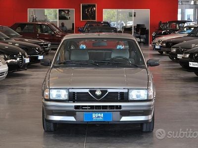 Usata Alfa Romeo 33 86 CV (63 kW) 1990 Grigio Berlina