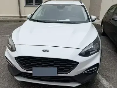 Usata Ford Focus 125 CV (91 kW) 2020 Bianco Station wagon