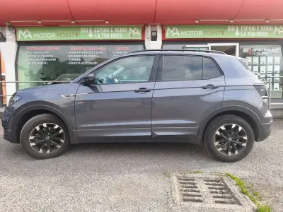 Usata VW T-Cross Sportline 110 CV (80 kW) 2023 Grigio SUV