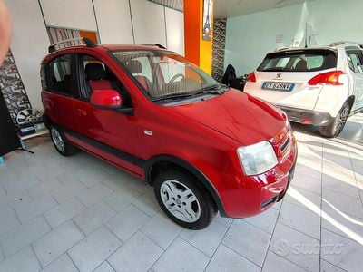 Usata Fiat Panda Climbing 59 CV (43 kW) 2010 Rosso Utilitaria