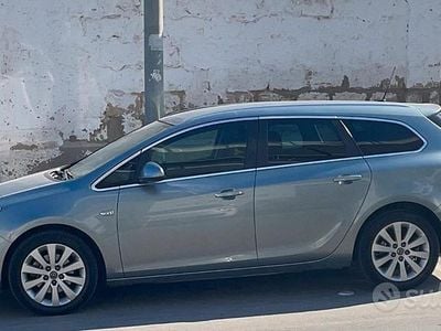Usata Opel Astra 110 CV (80 kW) 2012 Grigio Station wagon