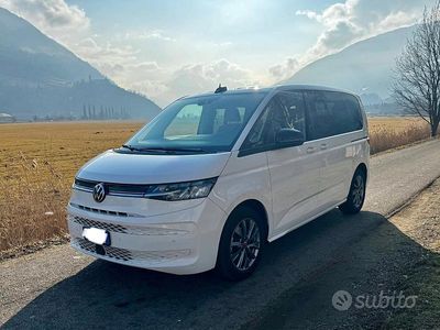 Usata VW Multivan Life 150 CV (110 kW) 2024 Bianco Furgone