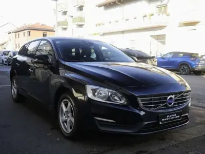Usata Volvo V60 R-Design Kinetic 114 CV (83 kW) 2016 Station wagon