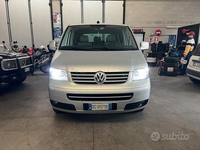 Grigio Usata 2007 VW Caravelle Monovolume | 15.990 €