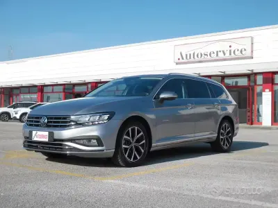 Usata VW Passat Executive 150 CV (110 kW) 2021 Grigio Station wagon