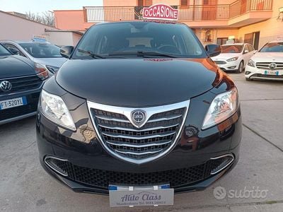 Usata Lancia Ypsilon Gold 69 CV (50 kW) 2015 Nero Utilitaria
