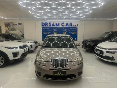 Usata Lancia Ypsilon 69 CV (50 kW) 2010 Viola Utilitaria