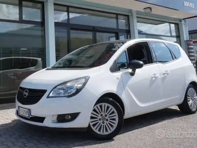 Usata Opel Meriva Design Edition 120 CV (88 kW) 2014 Bianco Monovolume