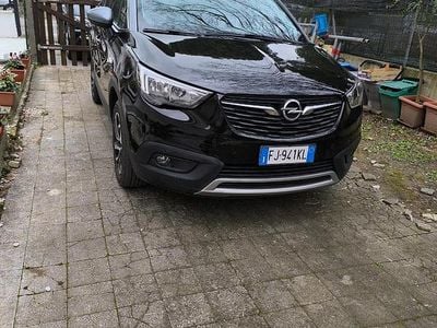 Usata Opel Crossland 110 CV (80 kW) 2018 Nero SUV