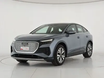 Käytetty Audi Q4 e-tron Advanced Plus 150 kW (204 HP) 2023 Sininen Katumaasturi