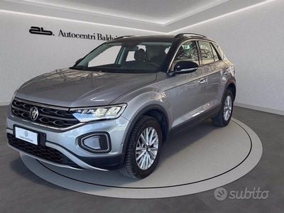 Usata VW T-Roc Life 150 CV (110 kW) 2023 Nero SUV