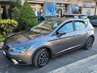 Usata Seat Leon Style 110 CV (80 kW) 2016 Grigio Berlina