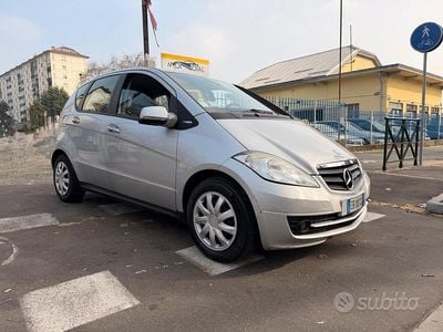 Usata Mercedes A160 Elegance 95 CV (69 kW) 2010 Grigio Utilitaria