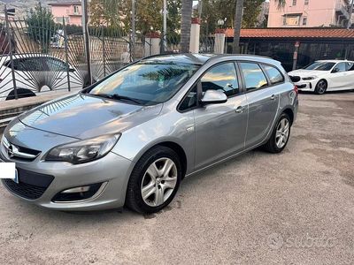 Usata Opel Astra 110 CV (80 kW) 2013 Grigio Berlina