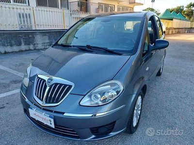 Usata Lancia Musa Gold 77 CV (56 kW) 2012 Grigio Monovolume